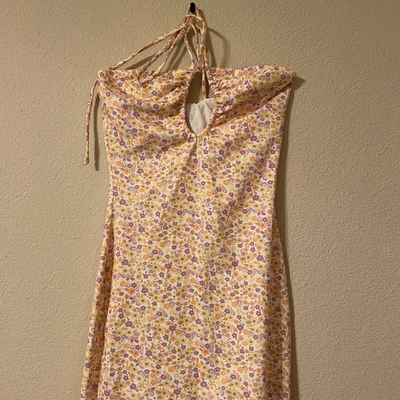 Princess Polly Dresses & Skirts - Princess Polly floral mini dress!!